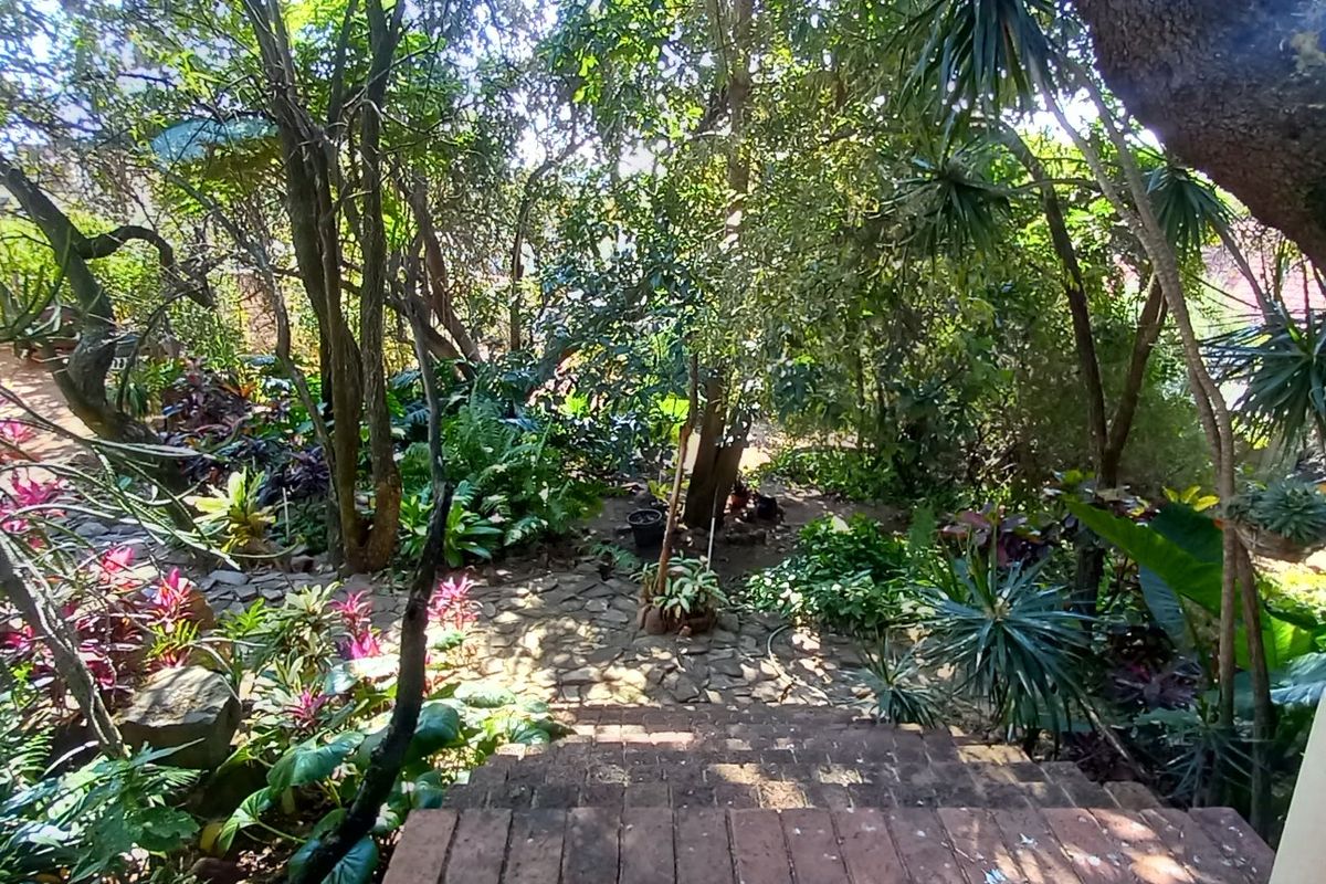Charming Family Home with Scenic Views in Magalieskruin - Photo 5
