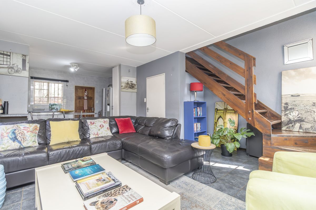 2 Bed Duplex Townhouse Looking for a New Owner - Photo 5