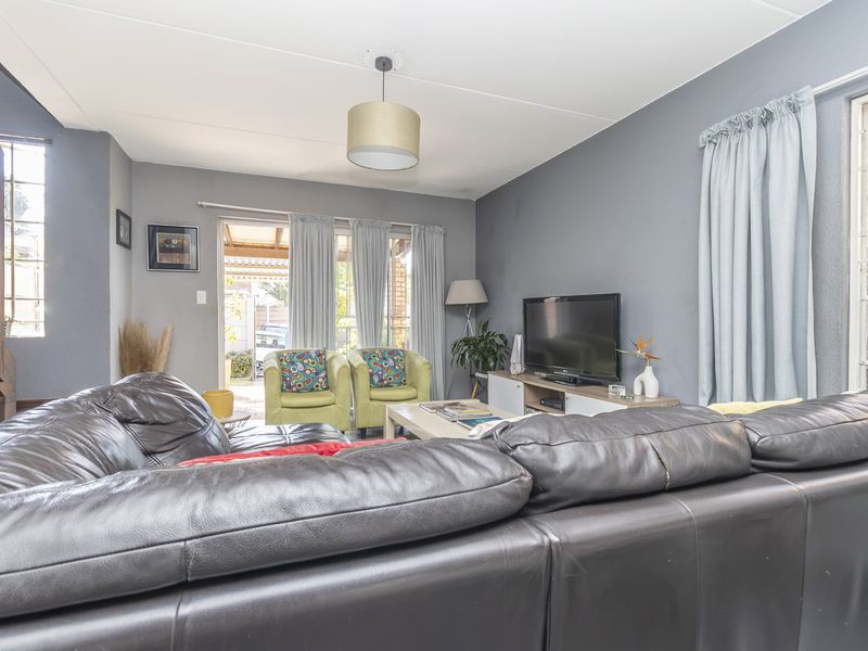 2 Bed Duplex Townhouse Looking for a New Owner - Photo 9