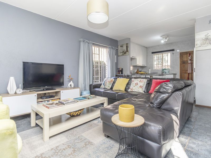 2 Bed Duplex Townhouse Looking for a New Owner - Photo 8