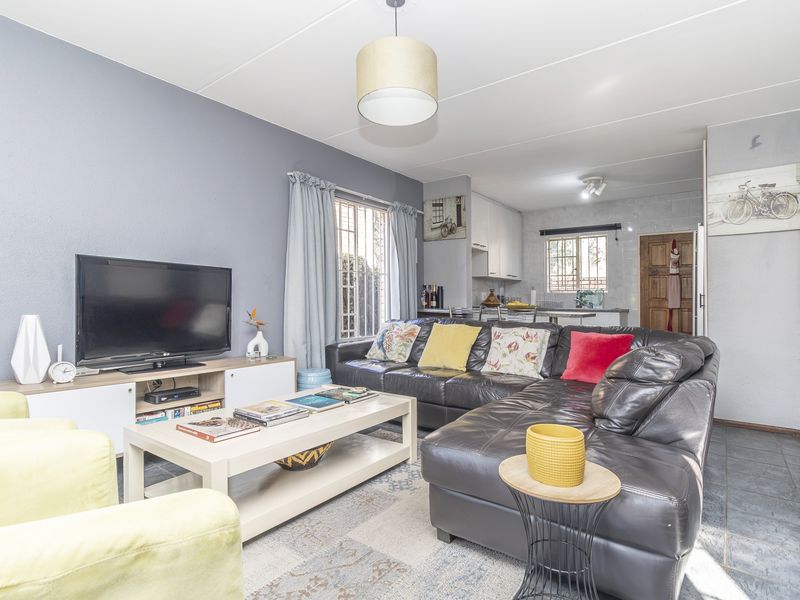 2 Bed Duplex Townhouse Looking for a New Owner - Photo 6