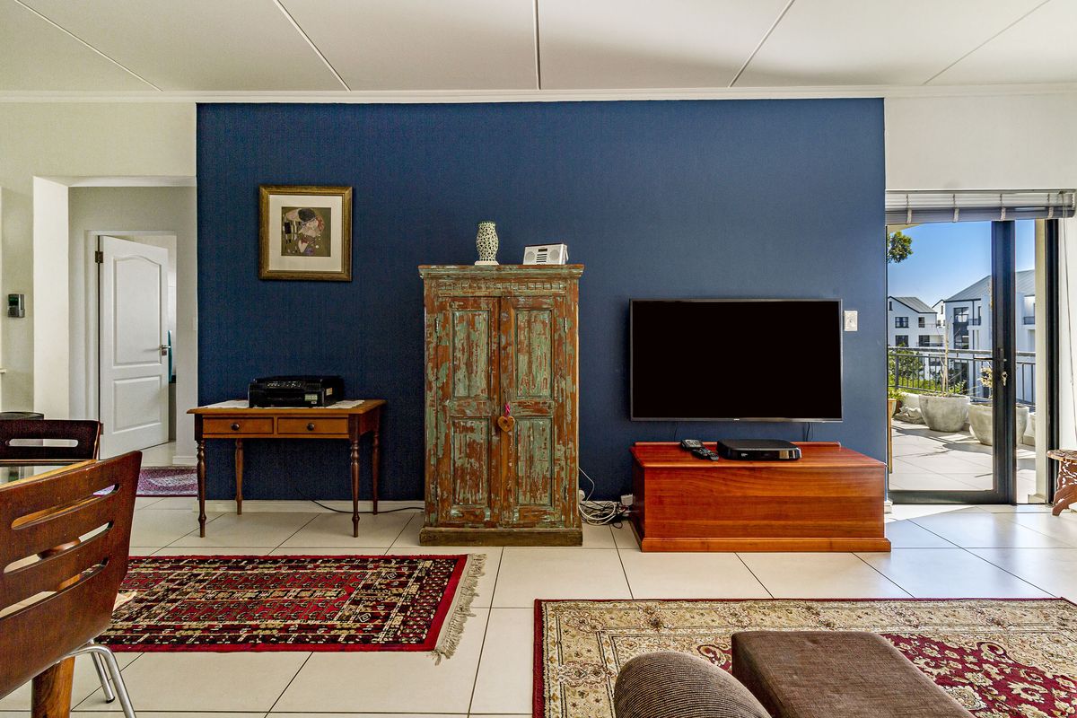 Beautiful North Facing 2 Bedroom Apartment in De Velde - Photo 4