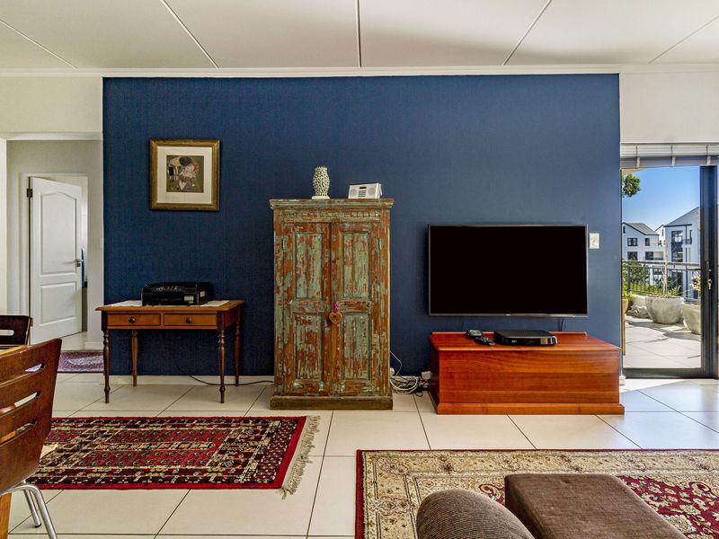 Beautiful North Facing 2 Bedroom Apartment in De Velde - Photo 4