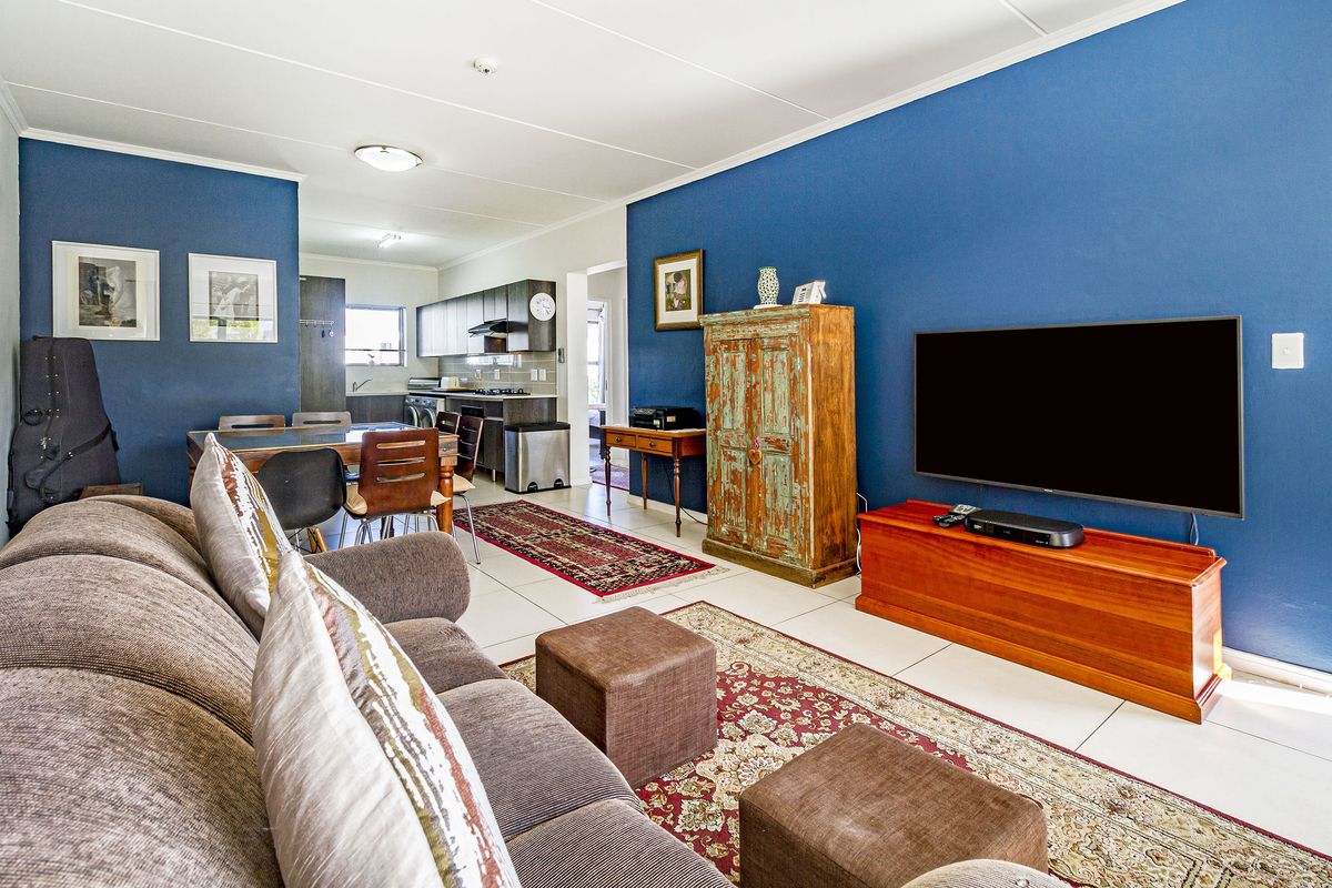 Beautiful North Facing 2 Bedroom Apartment in De Velde - Photo 2