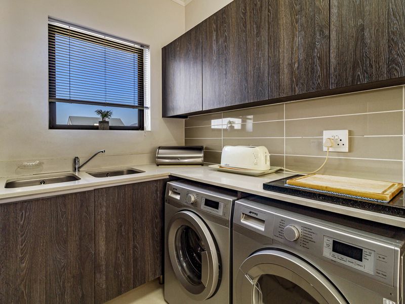 Beautiful North Facing 2 Bedroom Apartment in De Velde - Photo 9