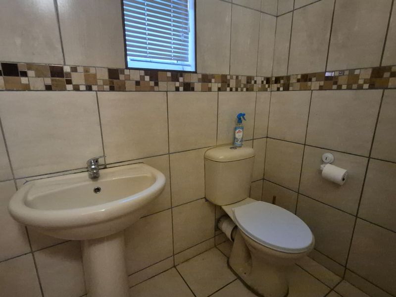 Charming 4-Bedroom Family Home with Pool, Bachelor Flat & Double Garage in Parkers Dam - Photo 8