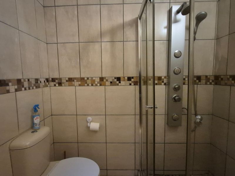 Charming 4-Bedroom Family Home with Pool, Bachelor Flat & Double Garage in Parkers Dam - Photo 7