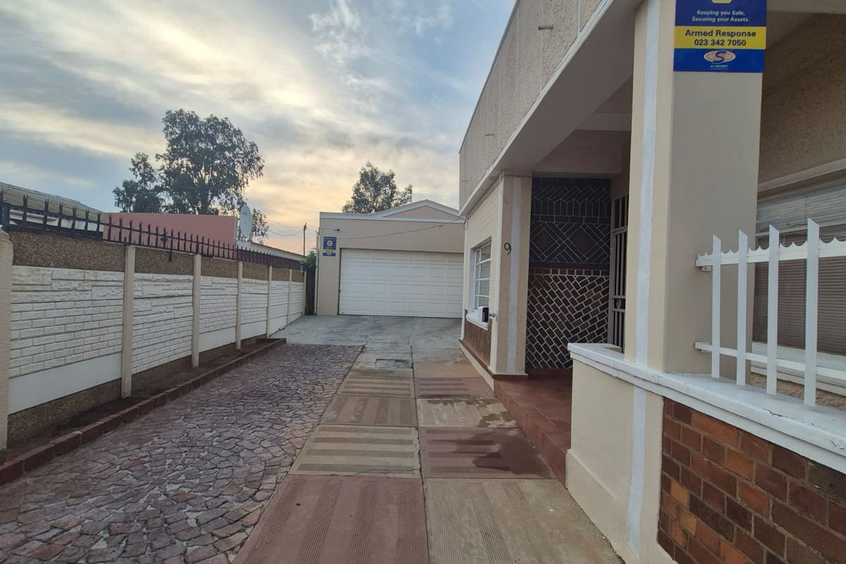 Charming 4-Bedroom Family Home with Pool, Bachelor Flat & Double Garage in Parkers Dam - Photo 2