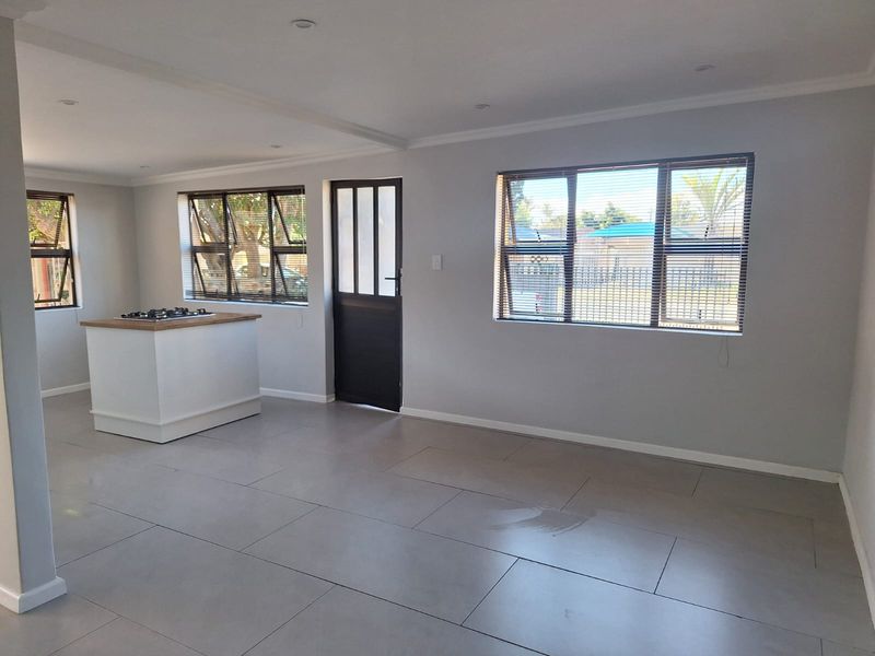 Modern One-Bedroom Flat – Water & Electricity Included - Photo 2