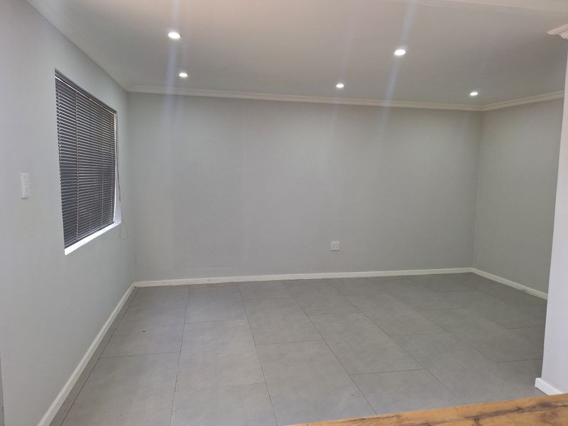 Modern One-Bedroom Flat – Water & Electricity Included - Photo 4