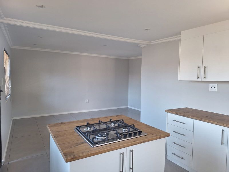Modern One-Bedroom Flat – Water & Electricity Included - Photo 5