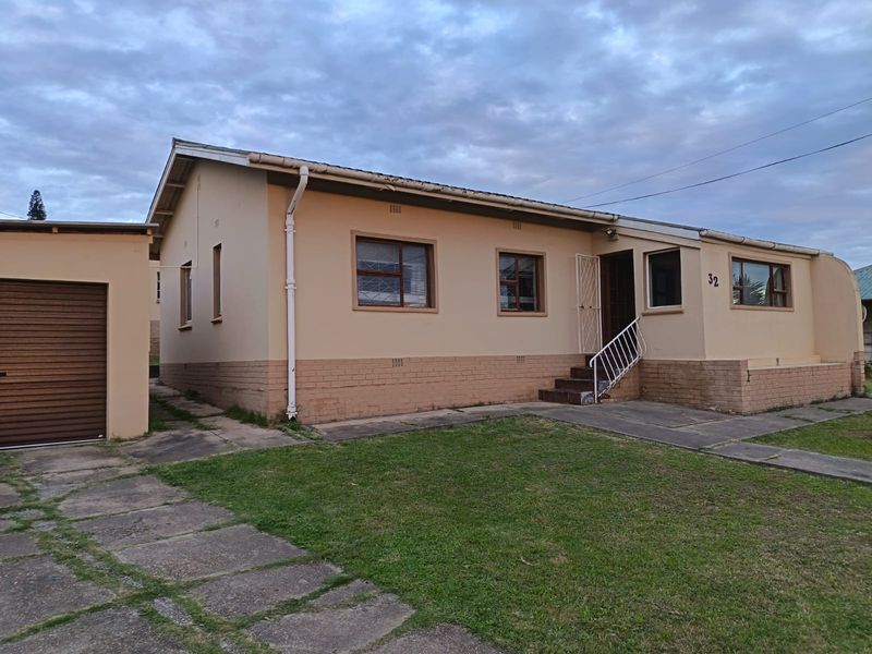 Family Home in a Popular Area - Photo 2