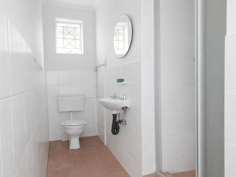Bachelor Pad to Rent - Photo 4