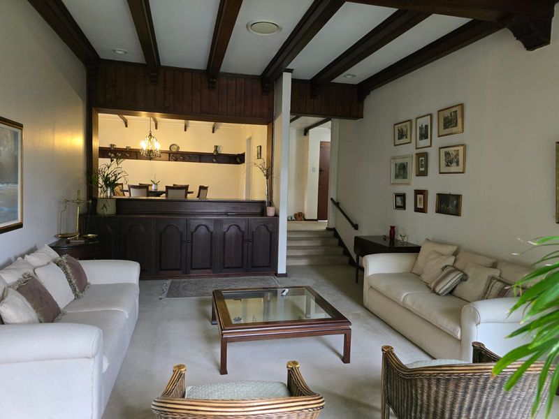 An Exceptional Home of Distinction in the Heart of Vincent - Photo 7