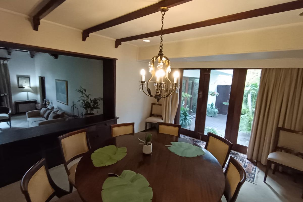 An Exceptional Home of Distinction in the Heart of Vincent - Photo 4