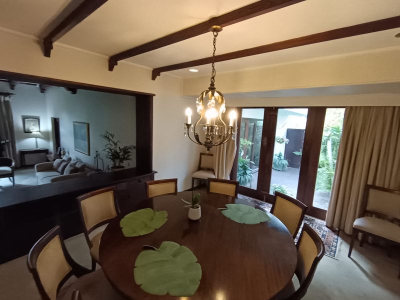 An Exceptional Home of Distinction in the Heart of Vincent - Photo 4