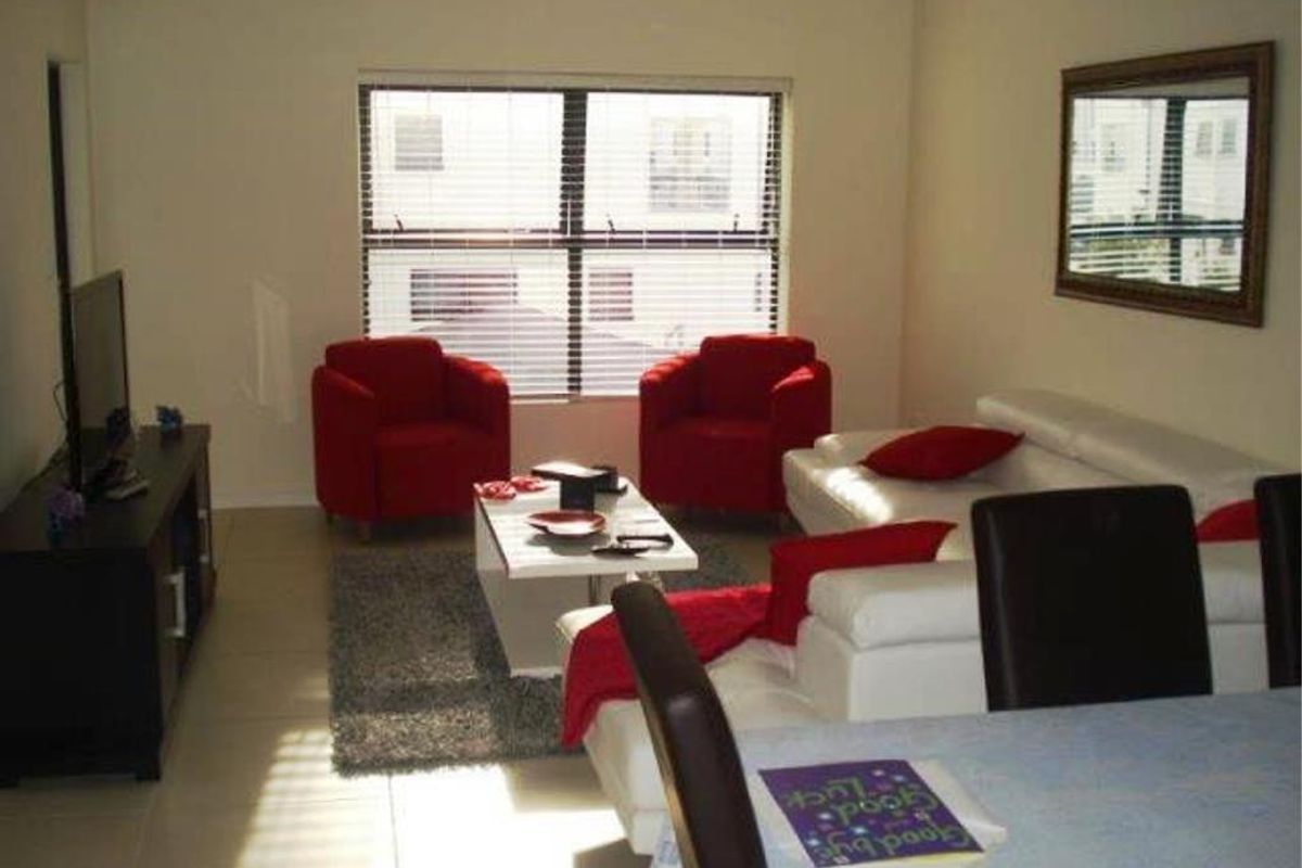 Stunning 2-Bedroom, 2-Bathroom 1st-Floor Apartment in De Velde Lifestyle Estate. - Photo 4