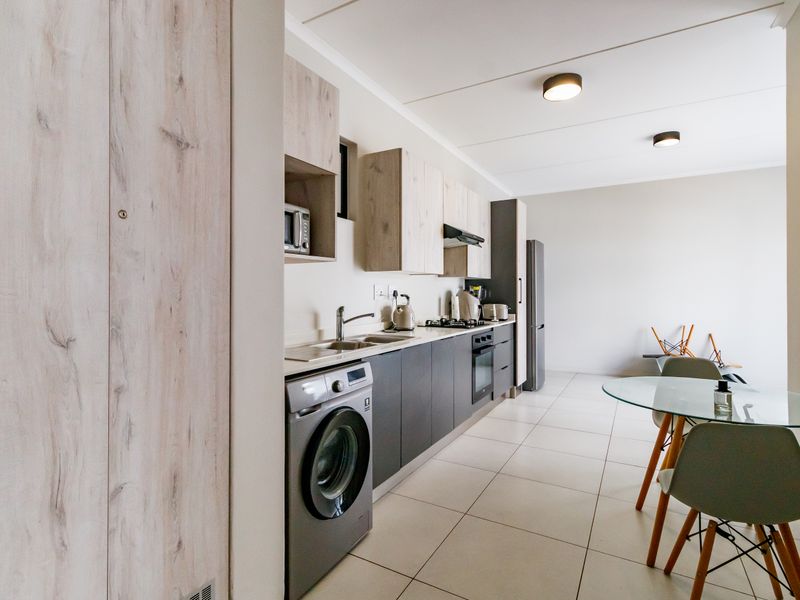 Modern 2-Bedroom Apartment in Prime Midrand Location – 93 on New - Photo 4