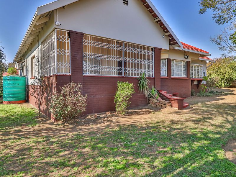 Family Home with Granny Flat in Scottsville - Photo 5