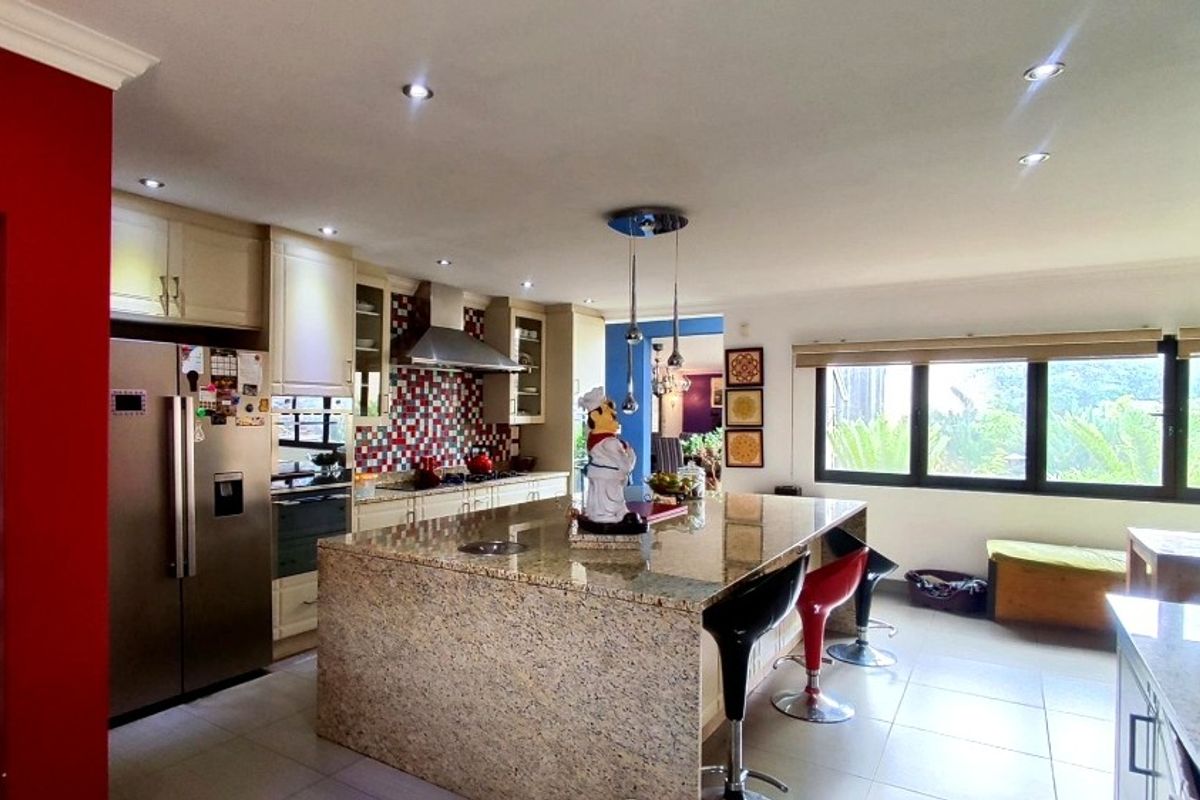 Luxury Family Living at Its Finest in Randhart - Photo 4