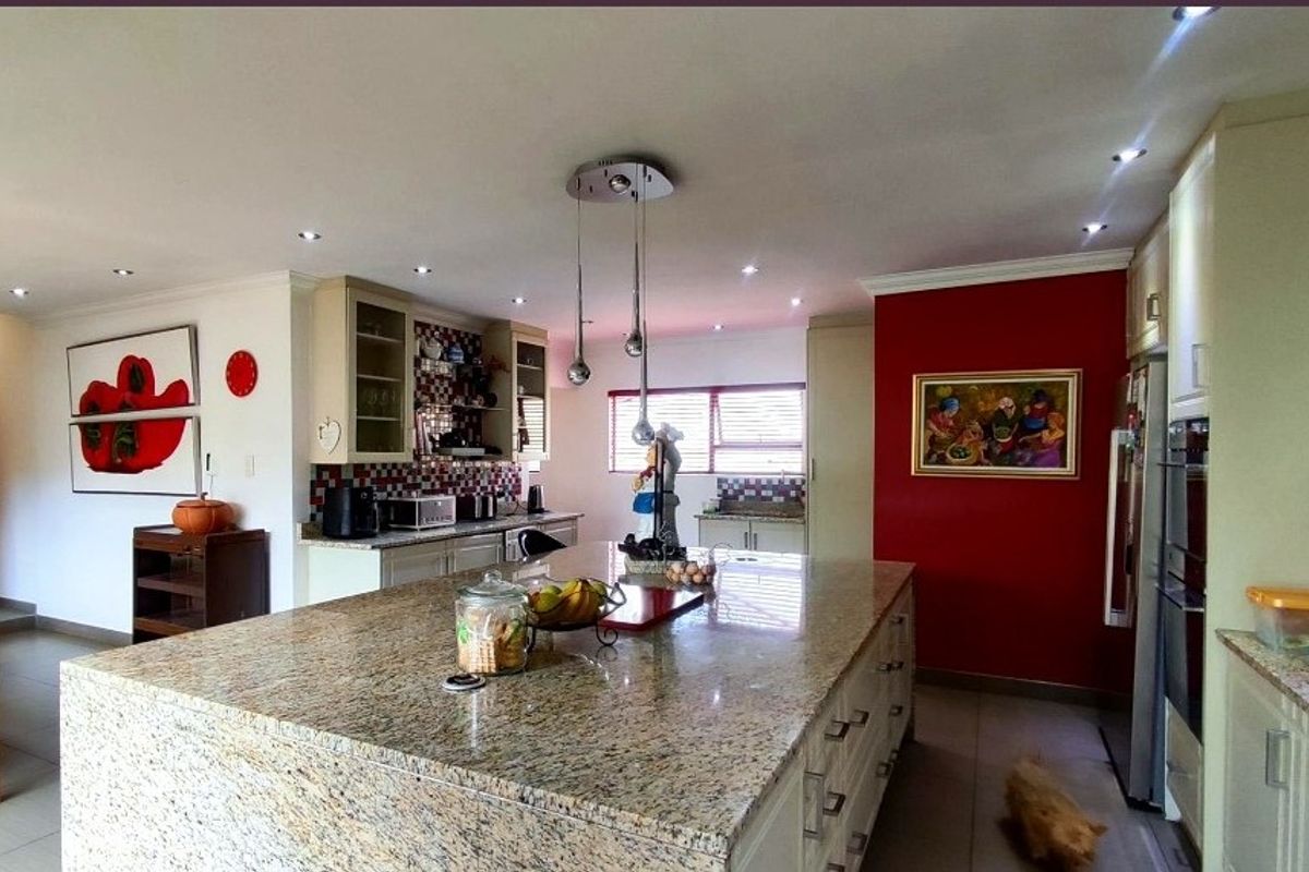 Luxury Family Living at Its Finest in Randhart - Photo 3