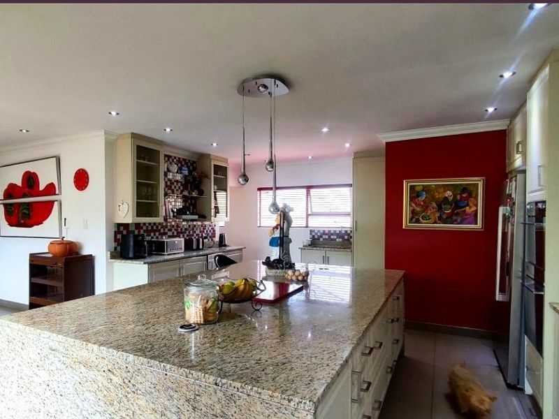 Luxury Family Living at Its Finest in Randhart - Photo 3