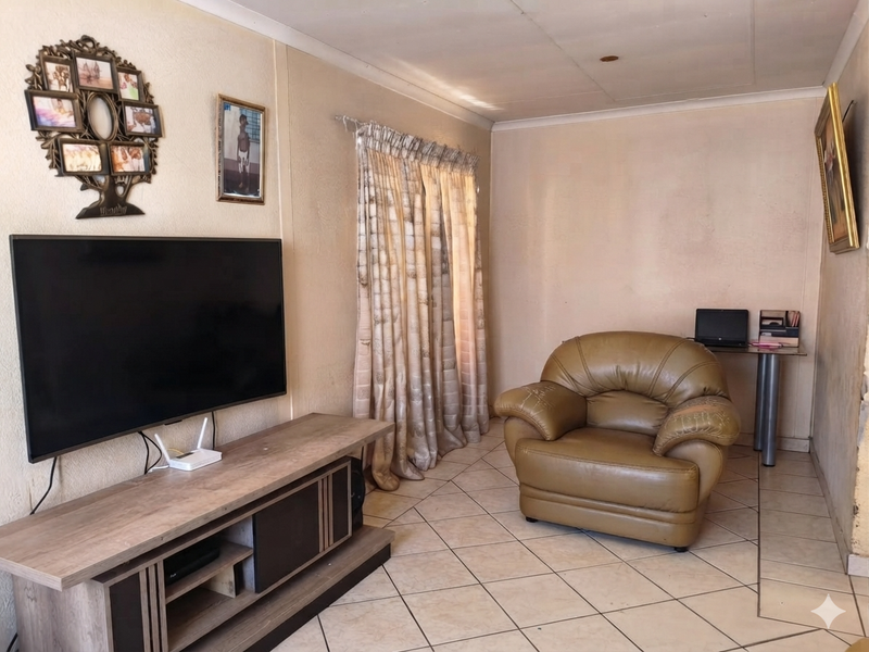 NEAT & MOVE-IN READY - Photo 4