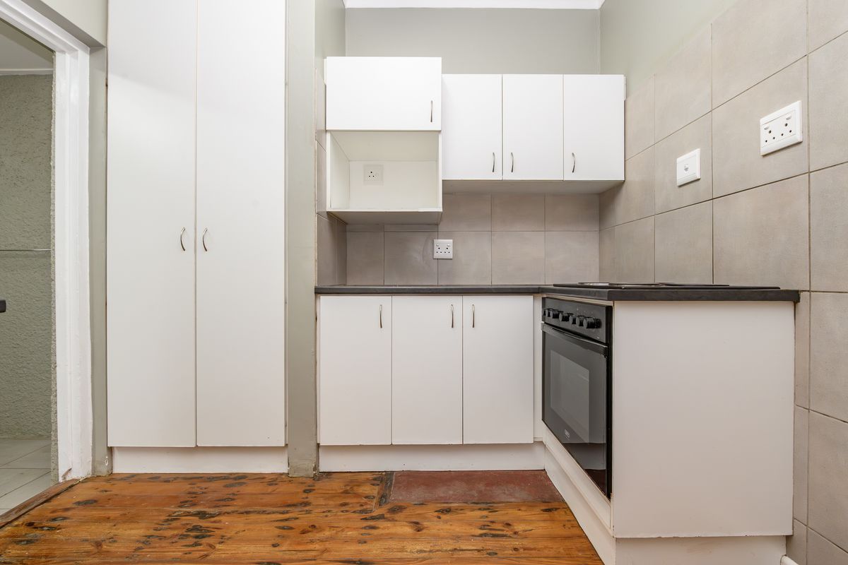 Perfect for First-Time Buyers or Investors – Move-In Ready Opportunity! - Photo 3