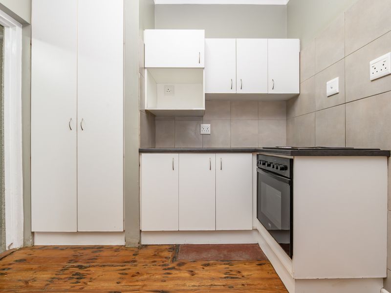 Perfect for First-Time Buyers or Investors – Move-In Ready Opportunity! - Photo 3