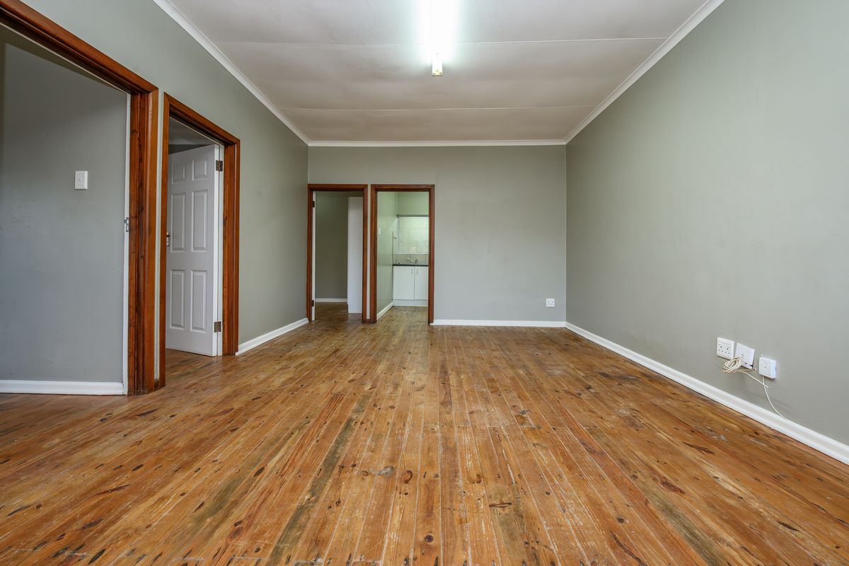 Perfect for First-Time Buyers or Investors – Move-In Ready Opportunity! - Photo 5