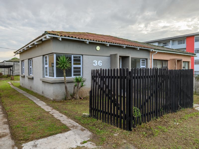 Perfect for First-Time Buyers or Investors – Move-In Ready Opportunity! - Photo 1