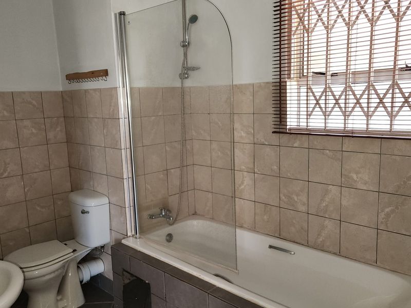 Apartment Rental Monthly In Potchefstroom - Photo 9