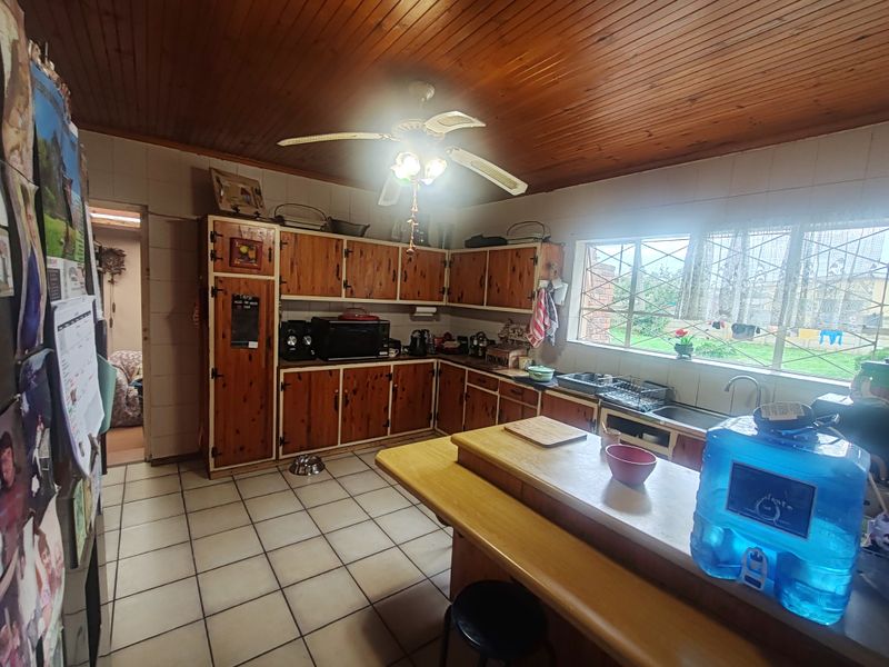 3 Bedroom Property in Manor Heights - Photo 8