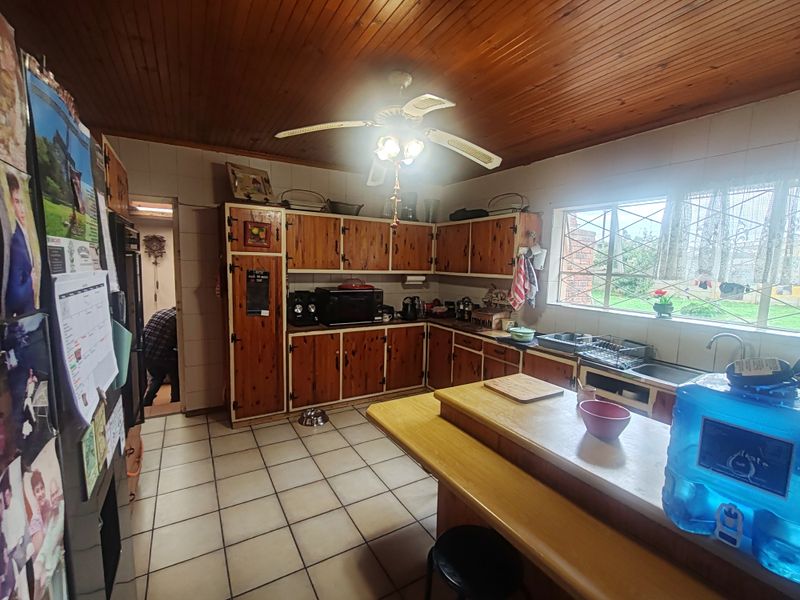 3 Bedroom Property in Manor Heights - Photo 6