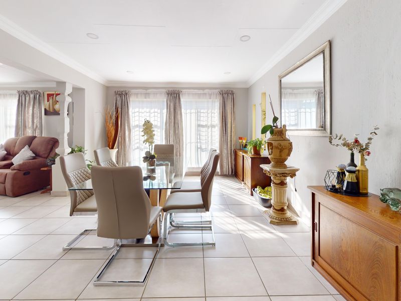 Immaculate Family Home with Flatlet & Solar in an Exclusive Enclosed Area of Sunward Park - Photo 9