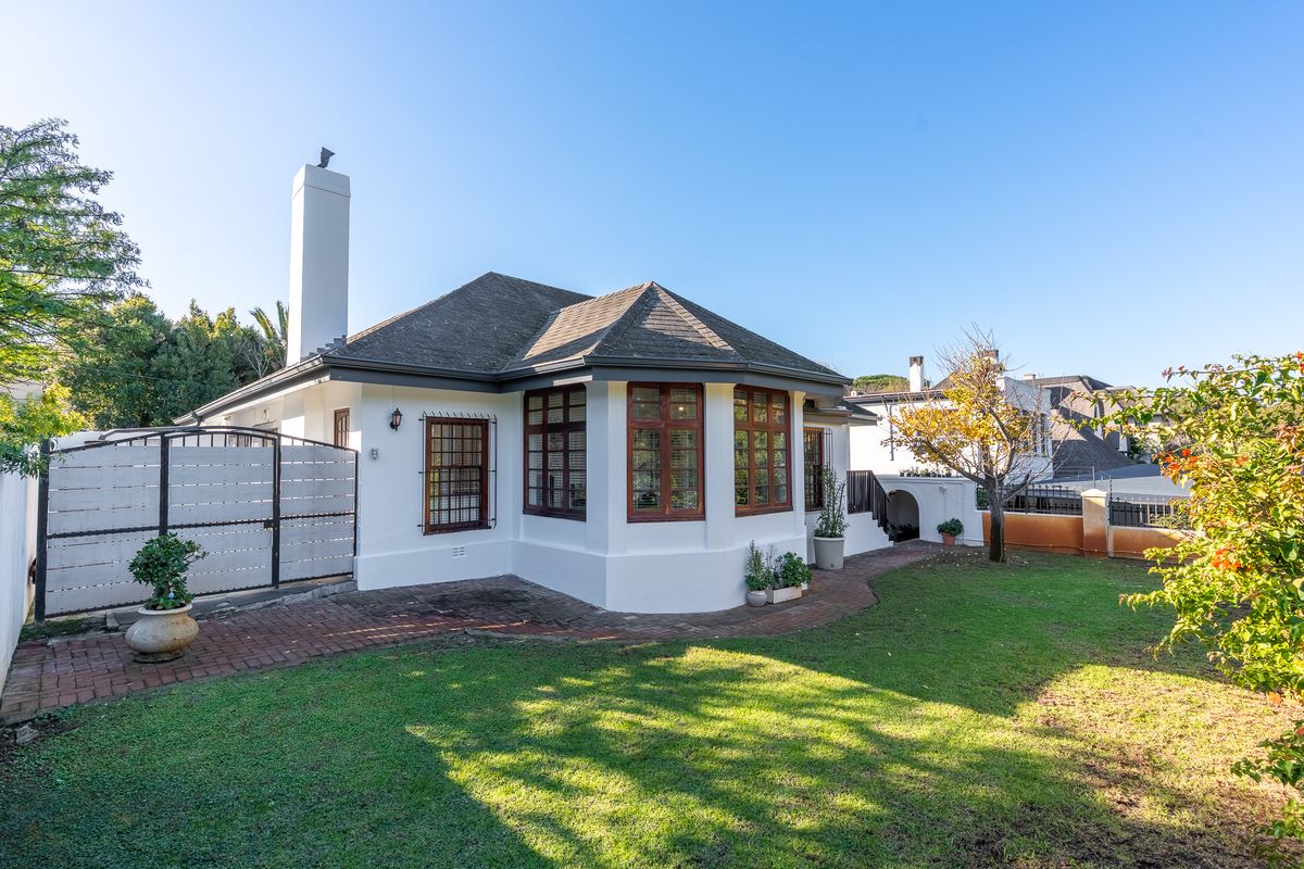 Where Location Meets Lifestyle – An Immaculate Family Retreat - Photo 4