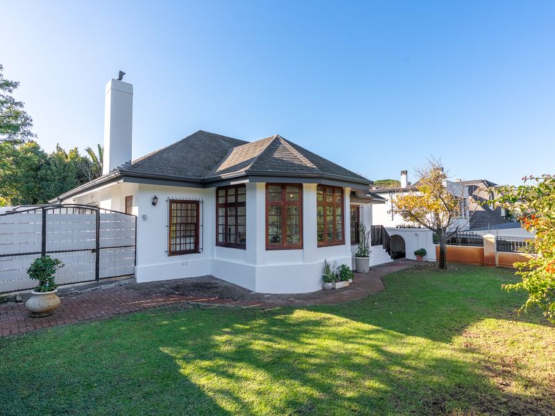 Where Location Meets Lifestyle – An Immaculate Family Retreat - Photo 4