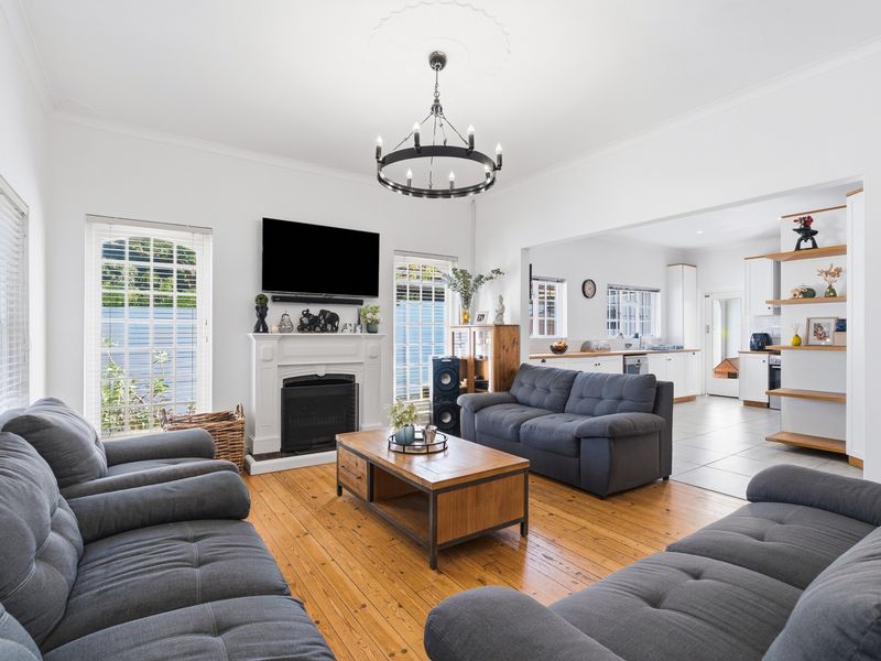 Where Location Meets Lifestyle – An Immaculate Family Retreat - Photo 6