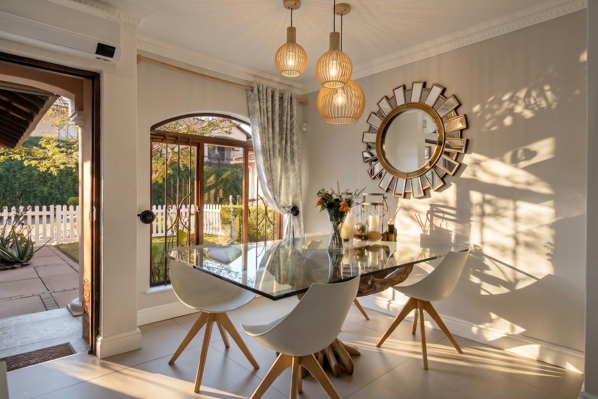 Uber Chic Townhouse Living - Photo 2