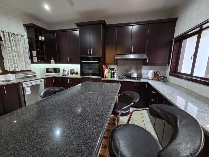 Immaculate Family Home on Marine Drive - Photo 7