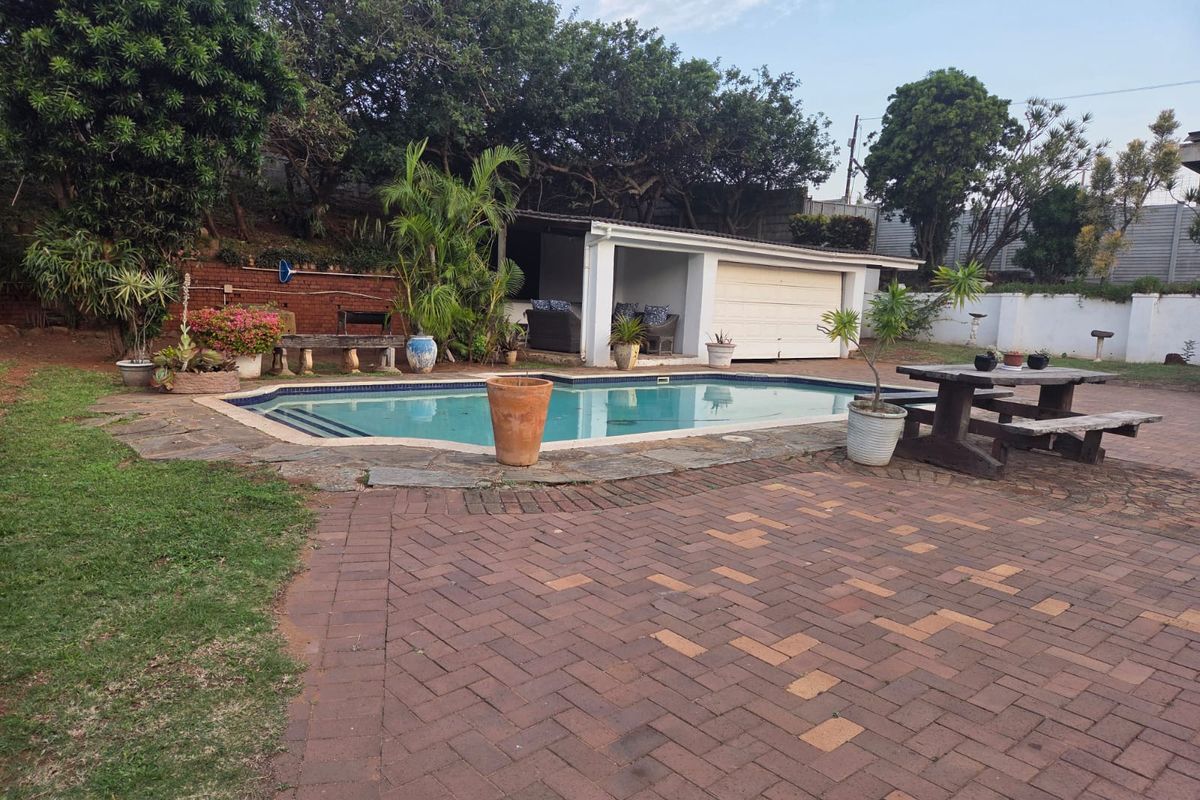 Immaculate Family Home on Marine Drive - Photo 3