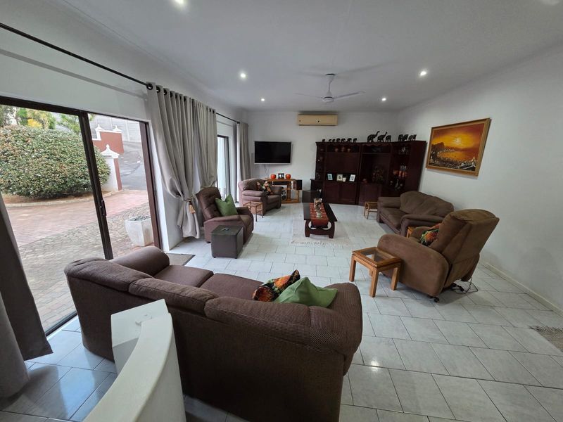 Immaculate Family Home on Marine Drive - Photo 4