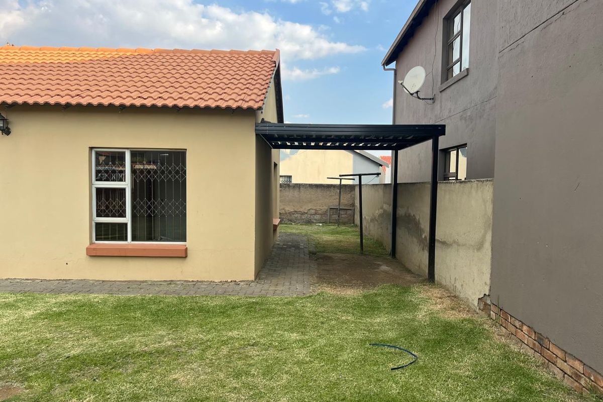 3 BEDROOM HOUSE FOR SALE IN SHARON PARK LIFESTYLE ESTATE - Photo 2