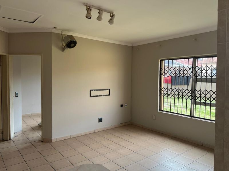 3 BEDROOM HOUSE FOR SALE IN SHARON PARK LIFESTYLE ESTATE - Photo 5