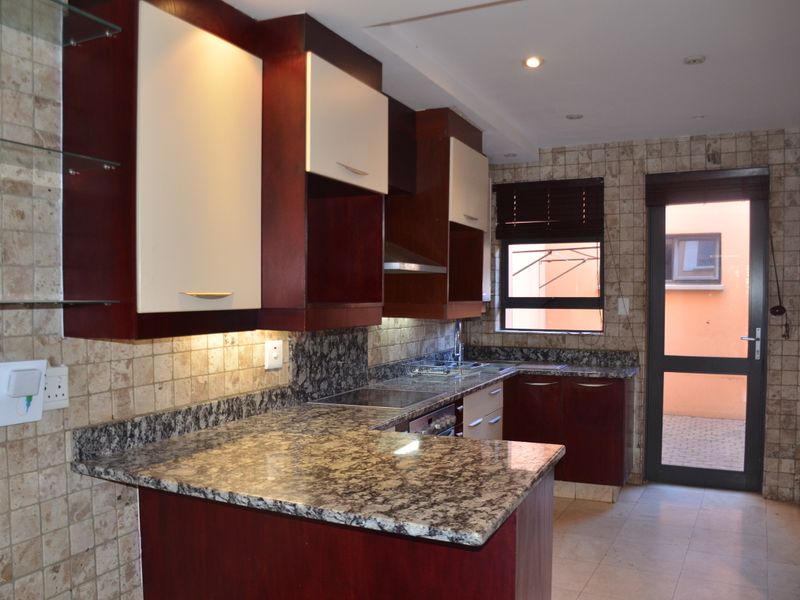 Executive One-Bedroom Studio Townhouse at Villa Abrosia in our Better Bedfordview - Photo 3