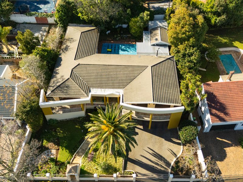 Beautiful Family Home in a Prime Position with Breathtaking Views - Photo 2