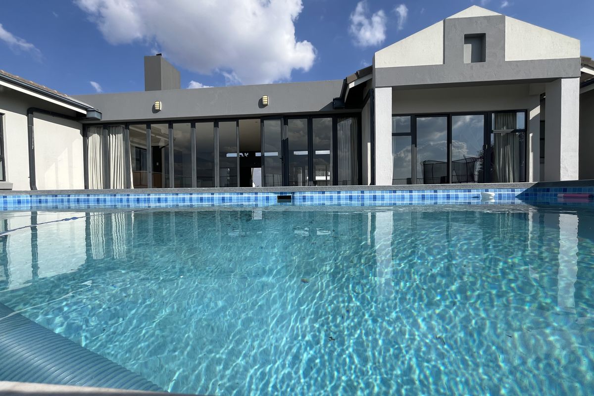 Trending Living meets Contemporary Luxury - Photo 2