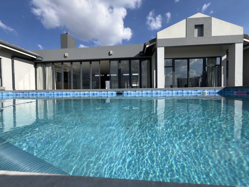 Trending Living meets Contemporary Luxury - Photo 2