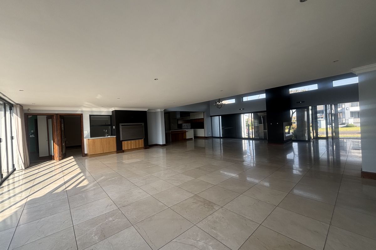 Trending Living meets Contemporary Luxury - Photo 3