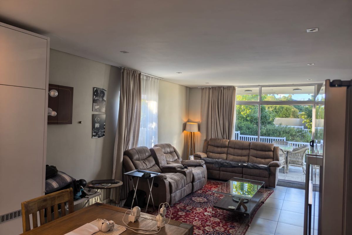 3-Bedroom Townhouse in Somerset Lakes — Open Plan Living, Pet Friendly (HOA Approval) - Photo 3